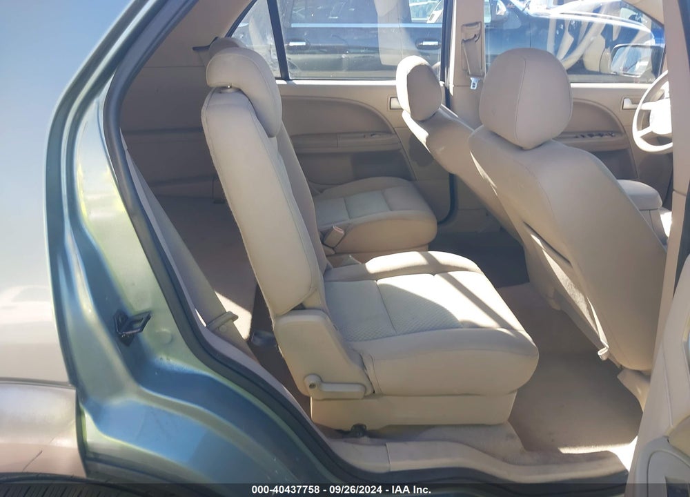 2005 FORD FREESTYLE SE VIN: 1FMZK01105GA22177