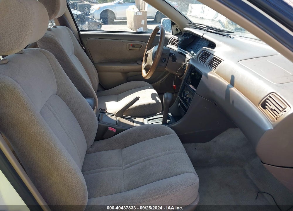 2001 TOYOTA CAMRY LE VIN: JT2BN22K910001274