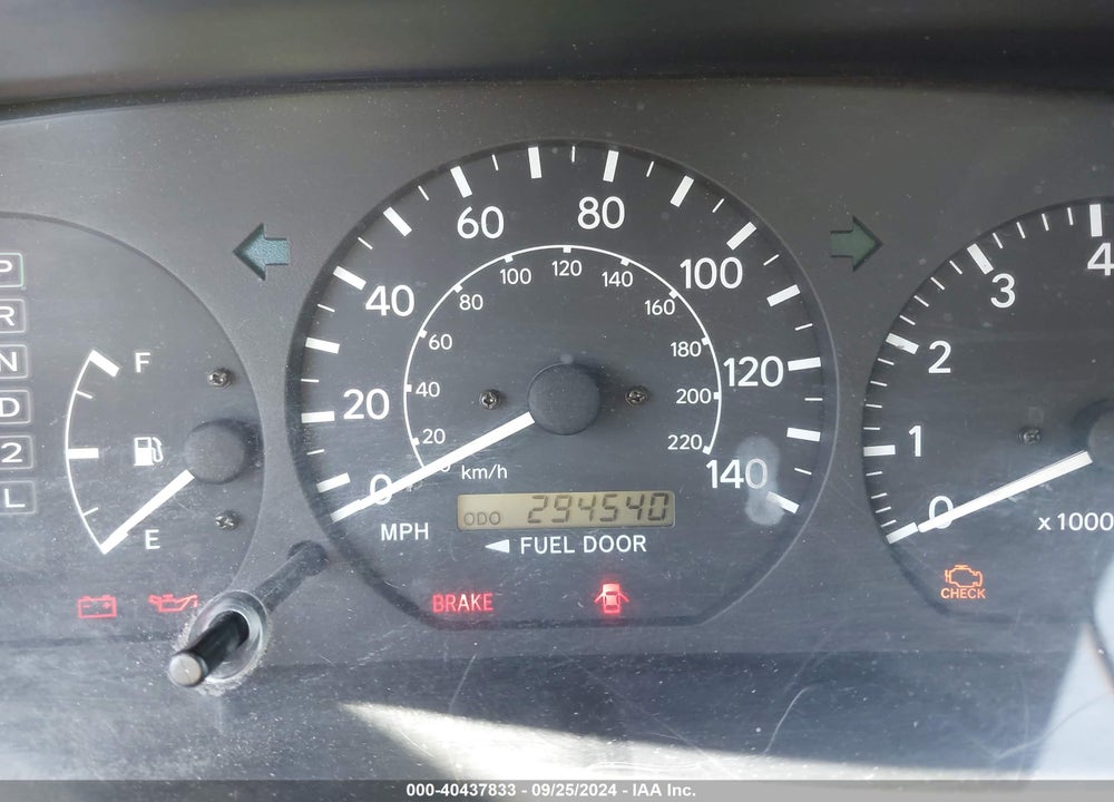 2001 TOYOTA CAMRY LE VIN: JT2BN22K910001274