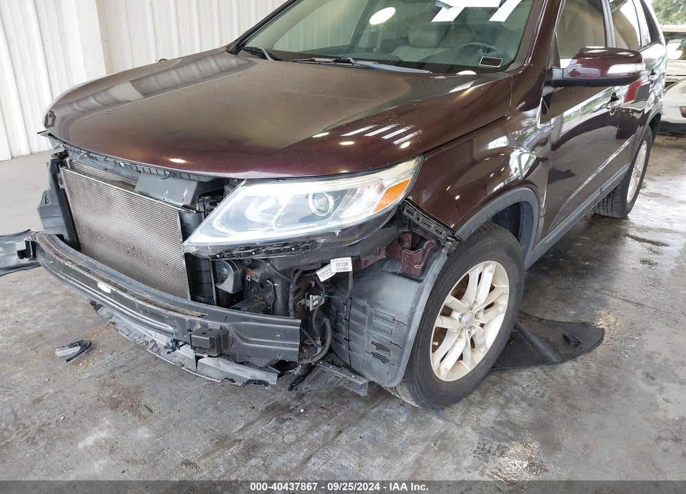 2015 KIA SORENTO LX VIN: 5XYKT3A69FG580601