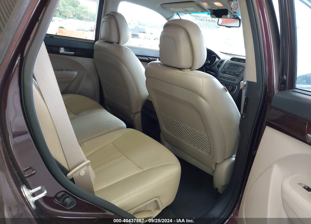 2015 KIA SORENTO LX VIN: 5XYKT3A69FG580601