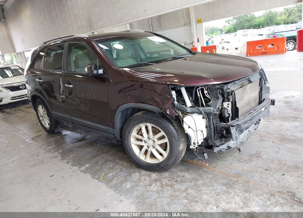 2015 KIA SORENTO LX VIN: 5XYKT3A69FG580601