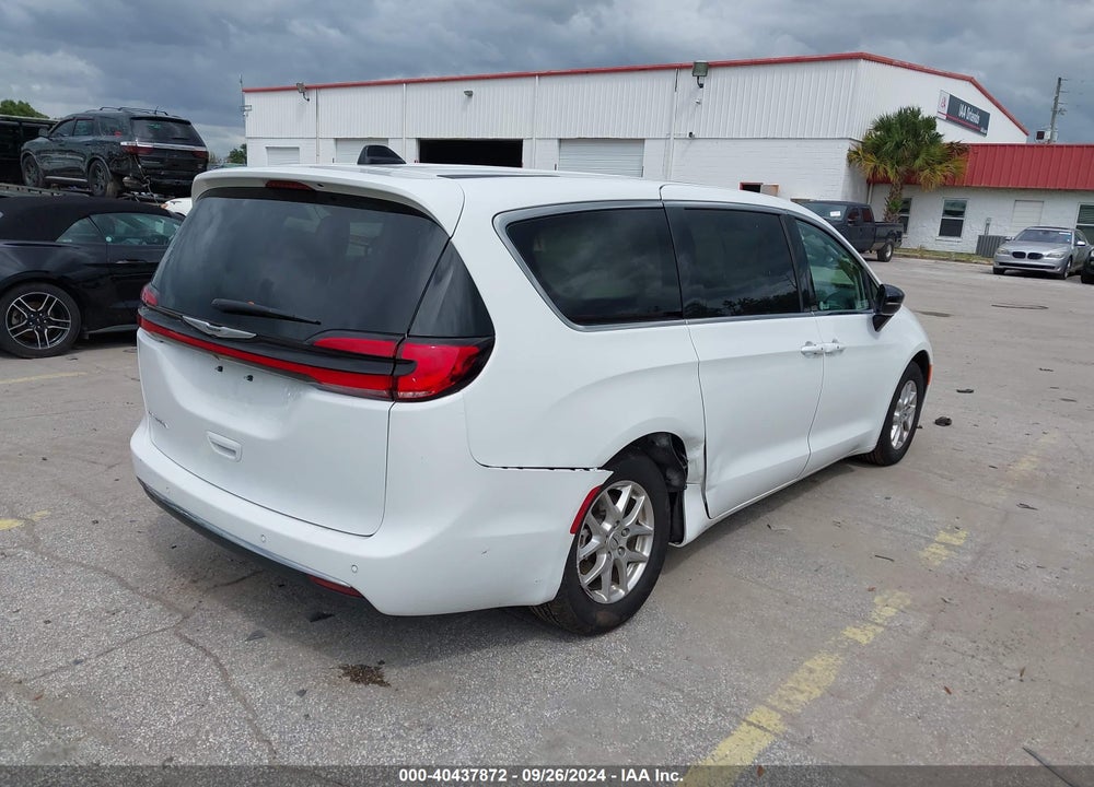 2024 CHRYSLER PACIFICA TOURING L VIN: 2C4RC1BG6RR122878