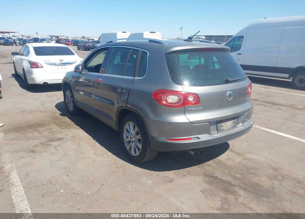 2009 VOLKSWAGEN TIGUAN SE VIN: WVGAV75N99W546644