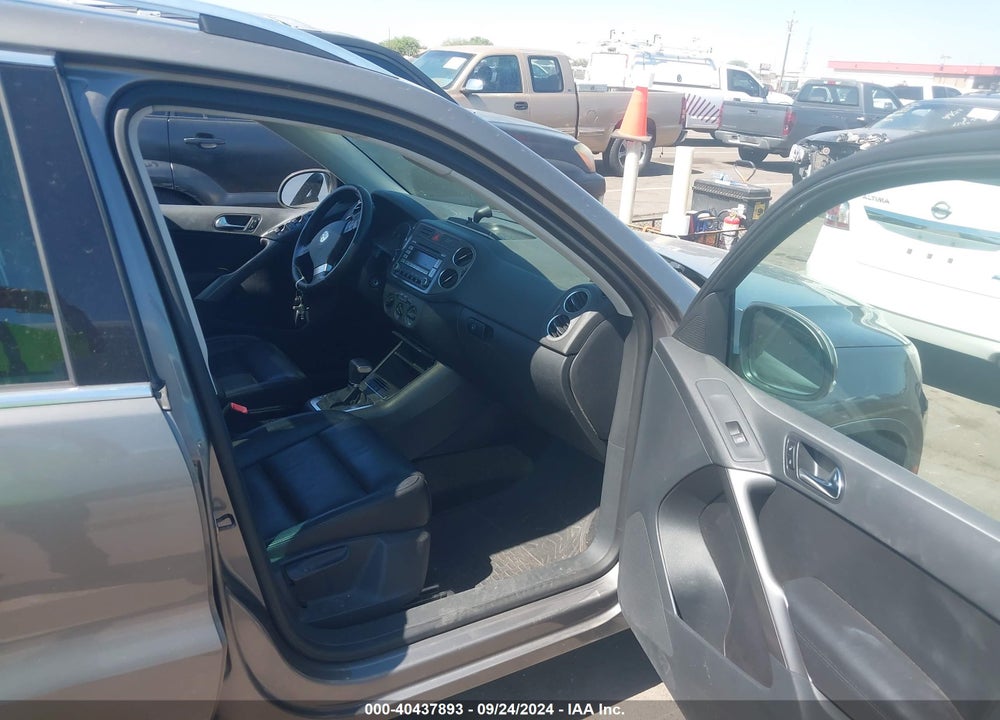 2009 VOLKSWAGEN TIGUAN SE VIN: WVGAV75N99W546644
