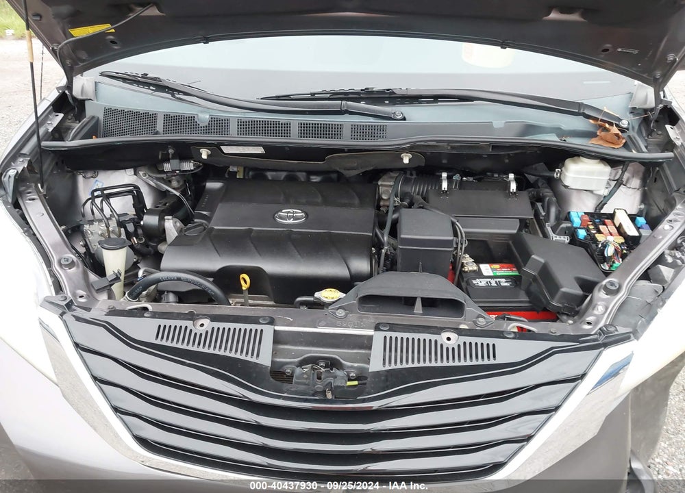 2011 TOYOTA SIENNA LE V6 VIN: 5TDKK3DC6BS043136