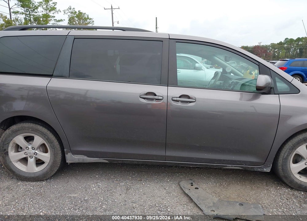 2011 TOYOTA SIENNA LE V6 VIN: 5TDKK3DC6BS043136