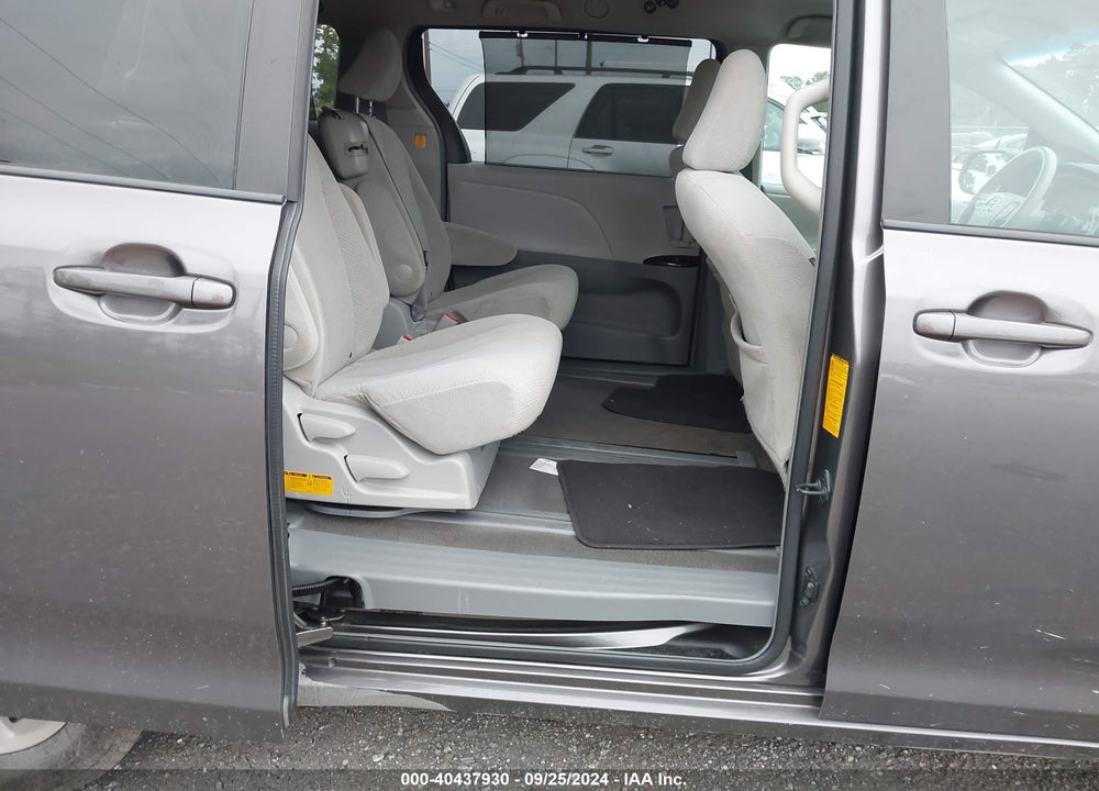2011 TOYOTA SIENNA LE V6 VIN: 5TDKK3DC6BS043136