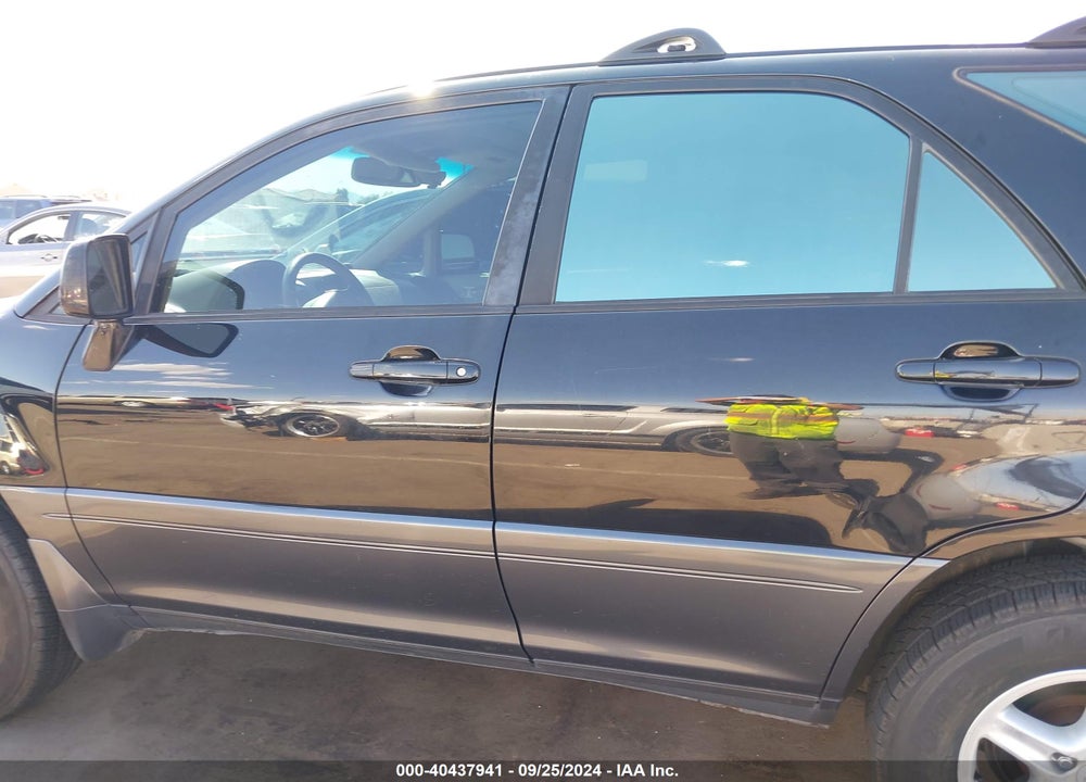 2000 LEXUS RX 300 VIN: JT6HF10U0Y0115520