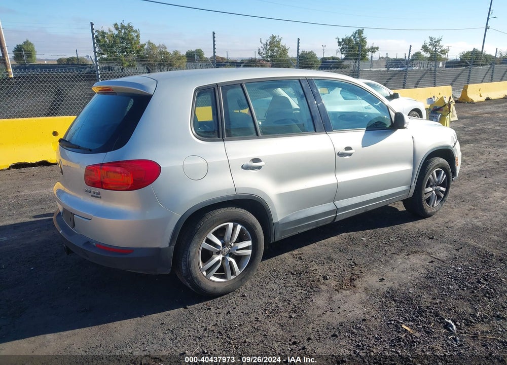 2013 VOLKSWAGEN TIGUAN S VIN: WVGBV7AX5DW551859