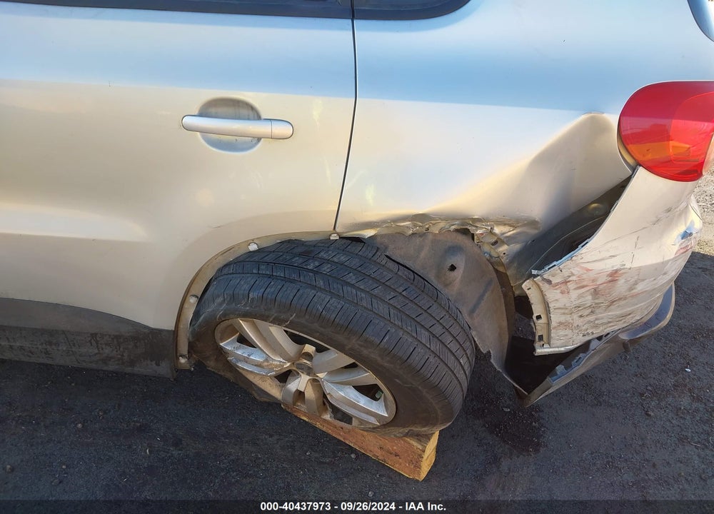 2013 VOLKSWAGEN TIGUAN S VIN: WVGBV7AX5DW551859