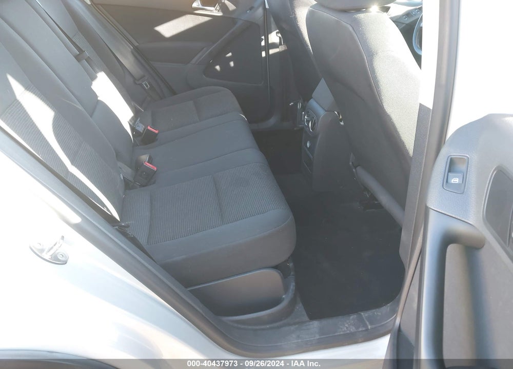 2013 VOLKSWAGEN TIGUAN S VIN: WVGBV7AX5DW551859