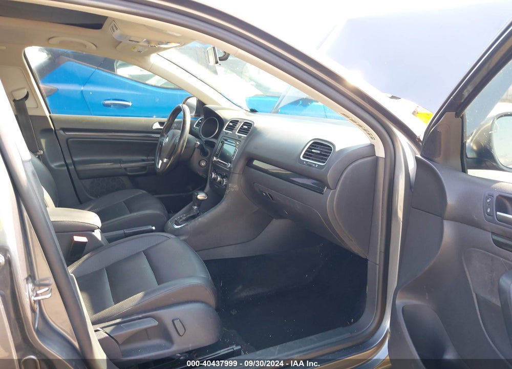 2011 VOLKSWAGEN JETTA SPORTWAGEN 2.0L TDI VIN: 3VWPL7AJXBM613343