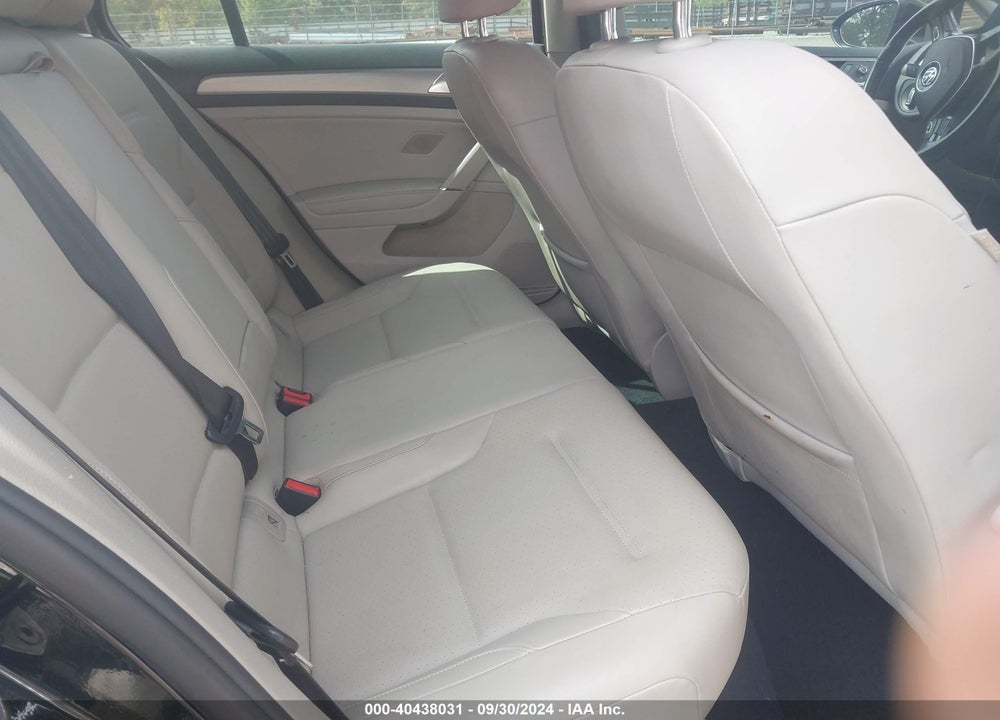 2015 VOLKSWAGEN GOLF TDI S 4-DOOR VIN: 3VW2A7AU3FM047011