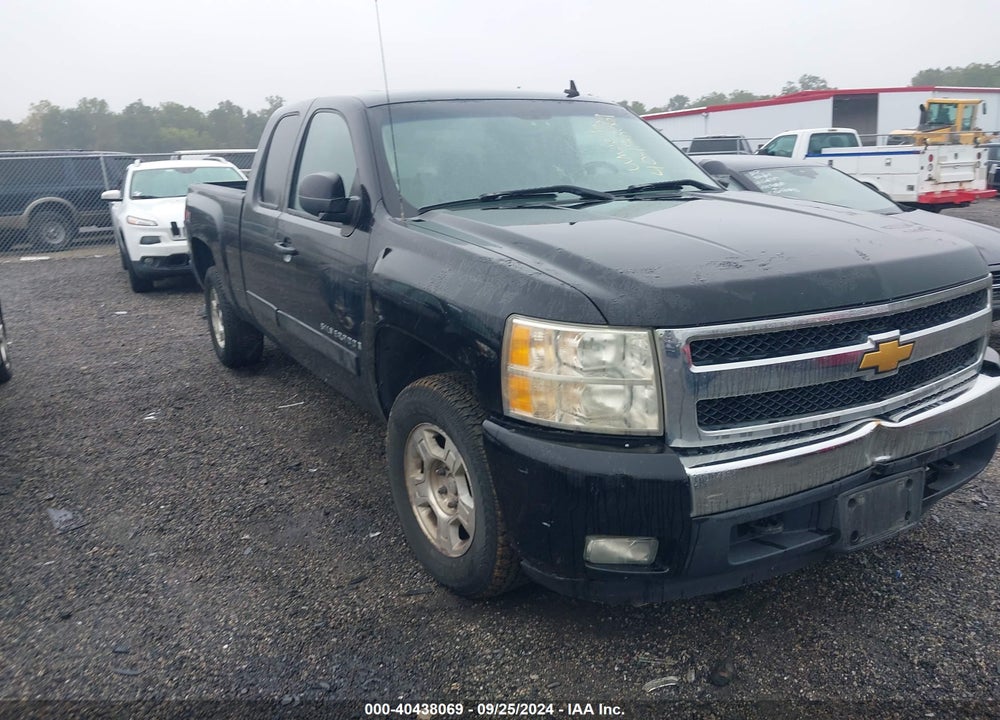 2008 CHEVROLET SILVERADO 1500 LT1 VIN: 2GCEK19J381197585