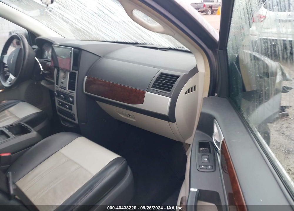 2010 CHRYSLER TOWN & COUNTRY TOURING PLUS VIN: 2A4RR8D13AR391600