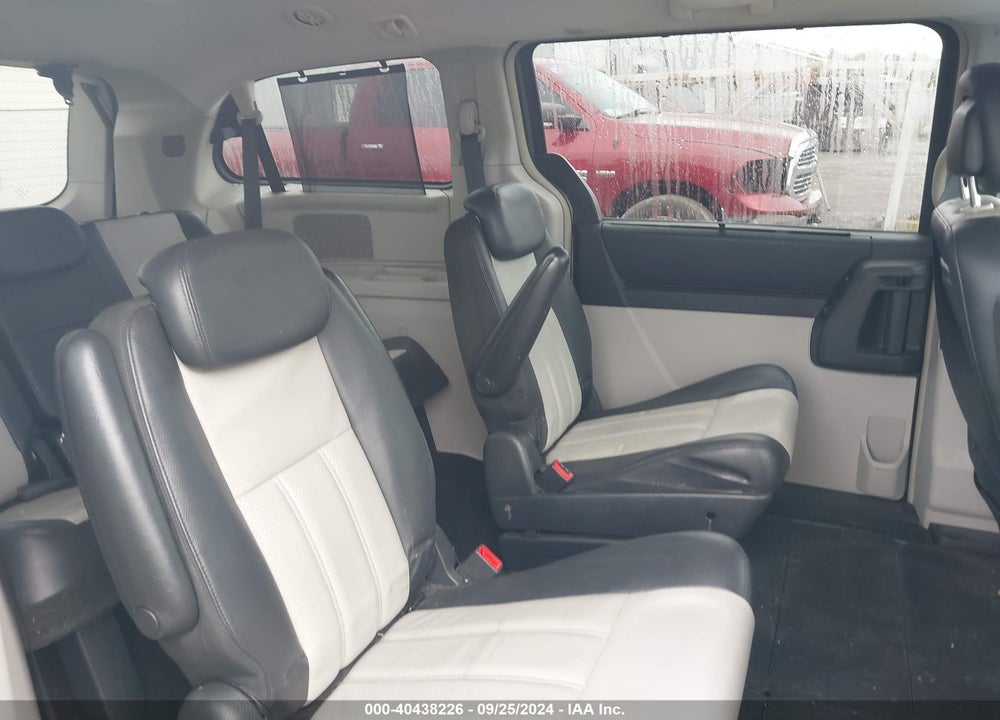 2010 CHRYSLER TOWN & COUNTRY TOURING PLUS VIN: 2A4RR8D13AR391600