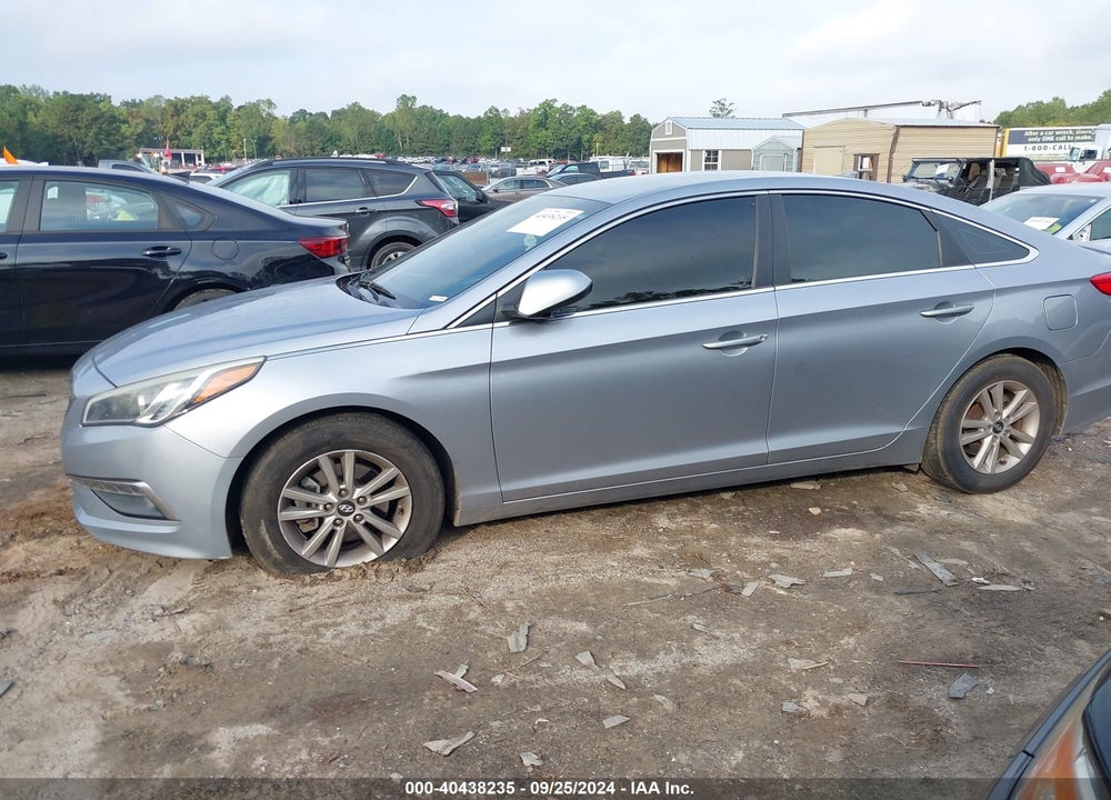 2015 HYUNDAI SONATA SE VIN: 5NPE24AF9FH199247