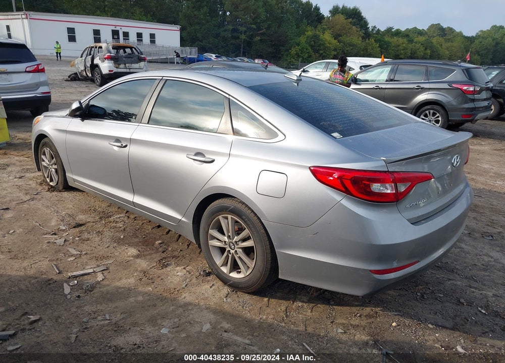 2015 HYUNDAI SONATA SE VIN: 5NPE24AF9FH199247