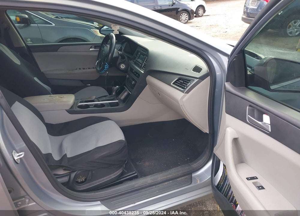 2015 HYUNDAI SONATA SE VIN: 5NPE24AF9FH199247