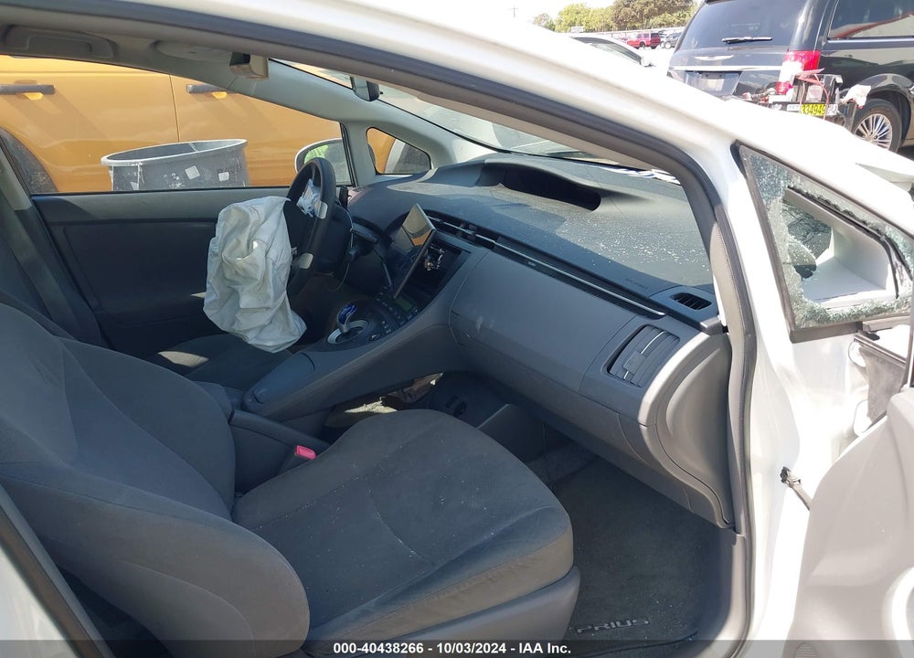 2011 TOYOTA PRIUS THREE VIN: JTDKN3DU5B0288951