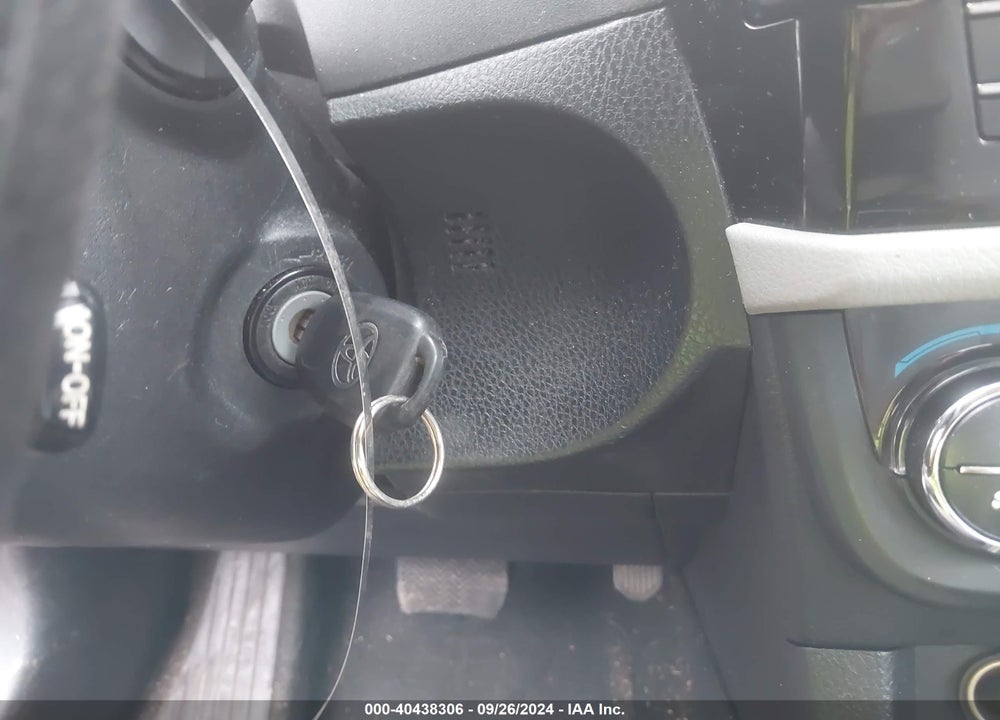 2014 TOYOTA COROLLA LE VIN: 2T1BURHE9EC025106