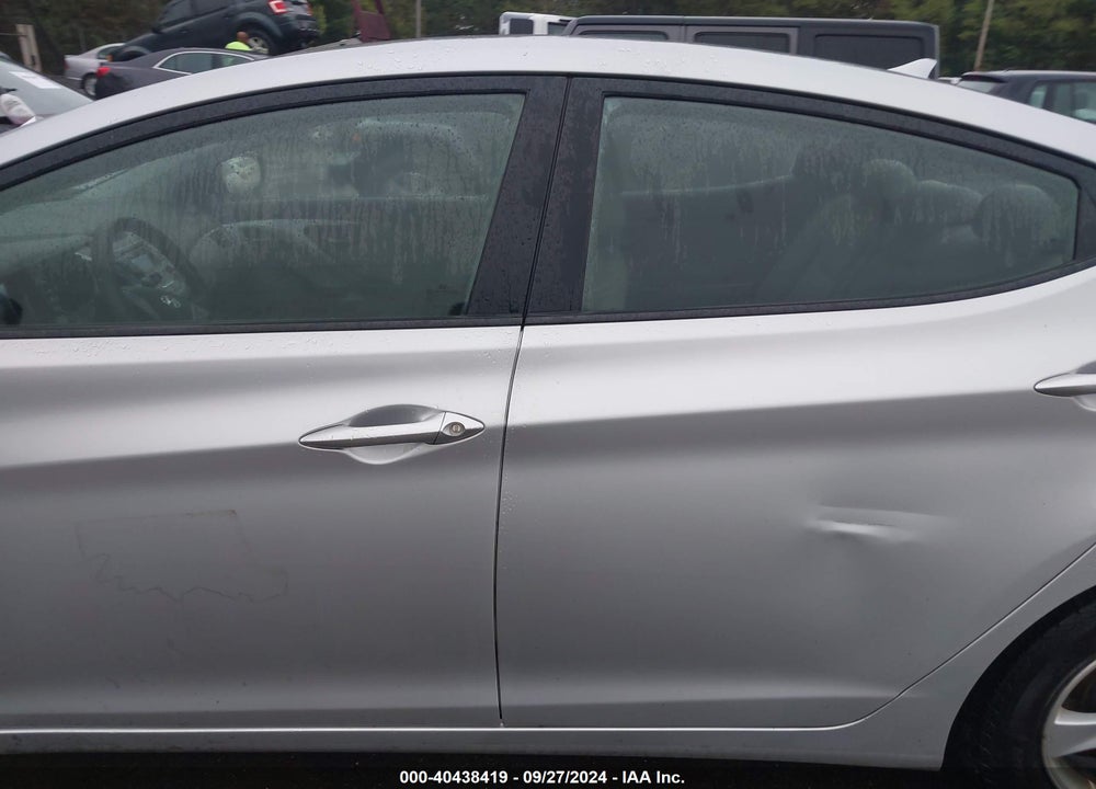 2014 HYUNDAI ELANTRA VIN: KMHDH4AE5EU109223