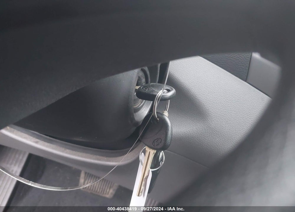 2014 HYUNDAI ELANTRA VIN: KMHDH4AE5EU109223