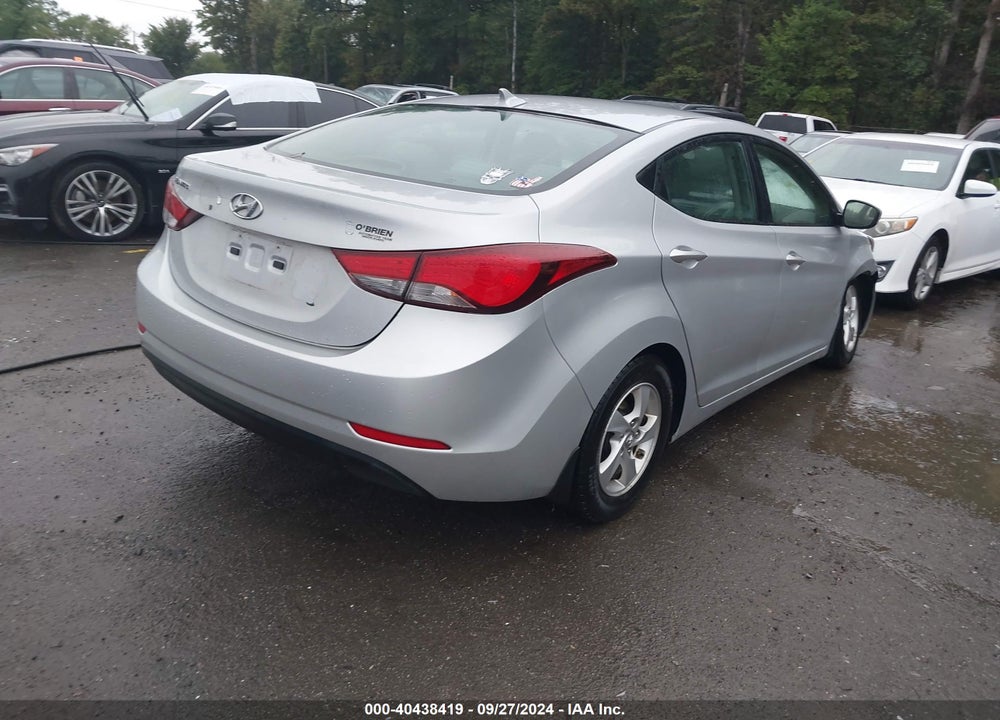 2014 HYUNDAI ELANTRA VIN: KMHDH4AE5EU109223