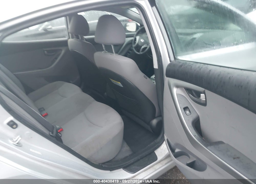 2014 HYUNDAI ELANTRA VIN: KMHDH4AE5EU109223
