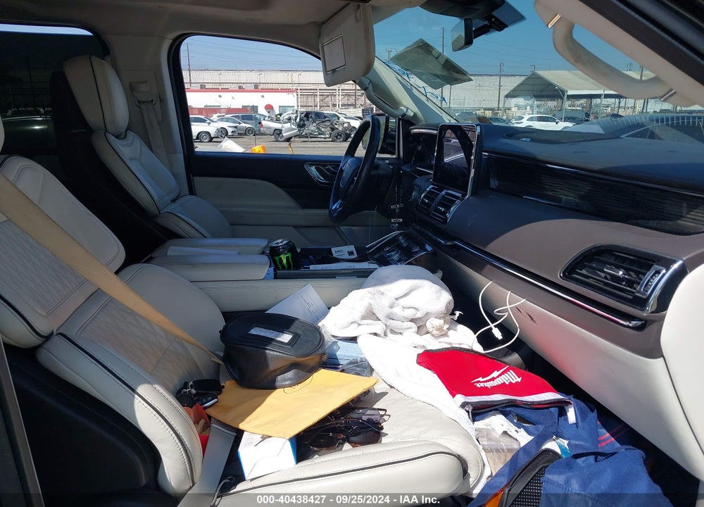 2019 LINCOLN NAVIGATOR BLACK LABEL VIN: 5LMJJ2TT0KEL06813
