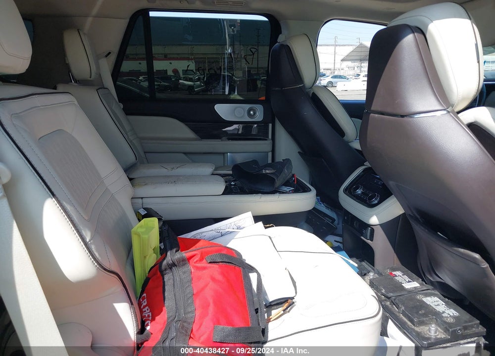 2019 LINCOLN NAVIGATOR BLACK LABEL VIN: 5LMJJ2TT0KEL06813