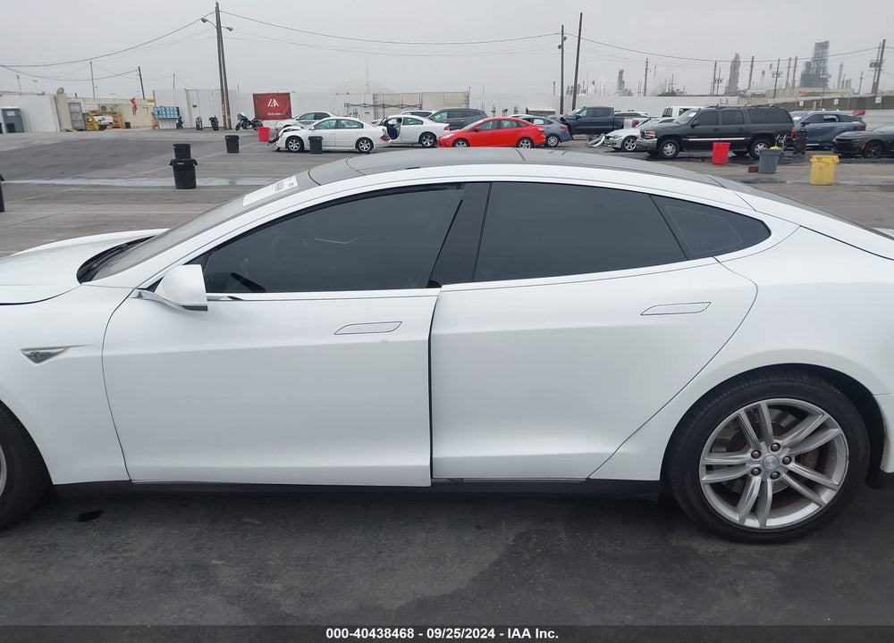 2013 TESLA MODEL S VIN: 5YJSA1CN9DFP22478