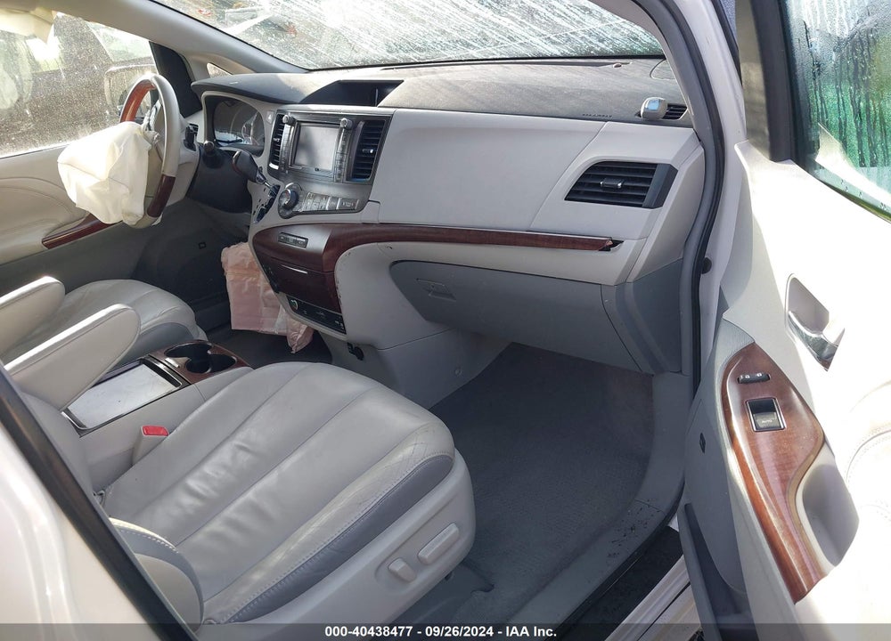 2011 TOYOTA SIENNA LIMITED V6 VIN: 5TDYK3DCXBS085853