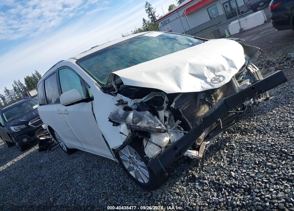 2011 TOYOTA SIENNA LIMITED V6 VIN: 5TDYK3DCXBS085853