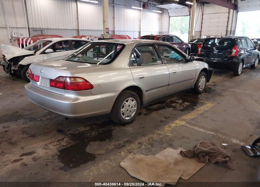 1999 HONDA ACCORD LX VIN: JHMCG5540XC006969