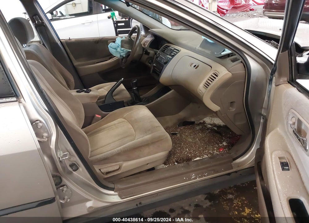 1999 HONDA ACCORD LX VIN: JHMCG5540XC006969