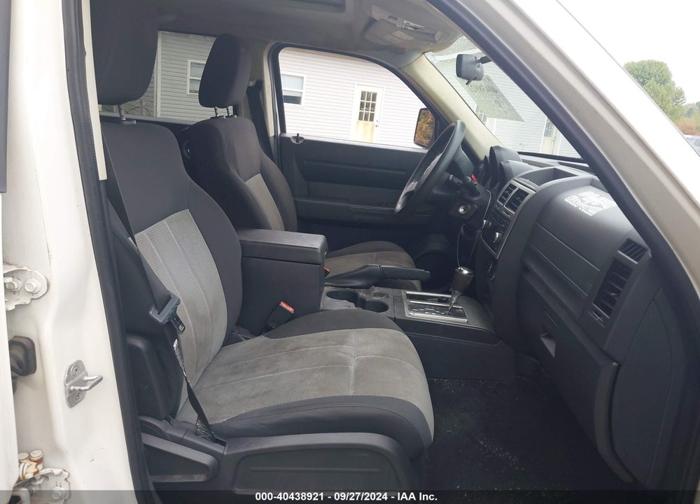 2008 DODGE NITRO SXT VIN: 1D8GU28KX8W112691
