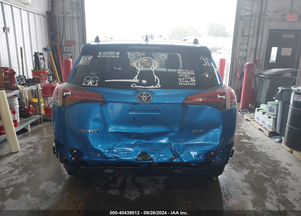 2018 TOYOTA RAV4 XLE VIN: JTMWFREV6JJ189430
