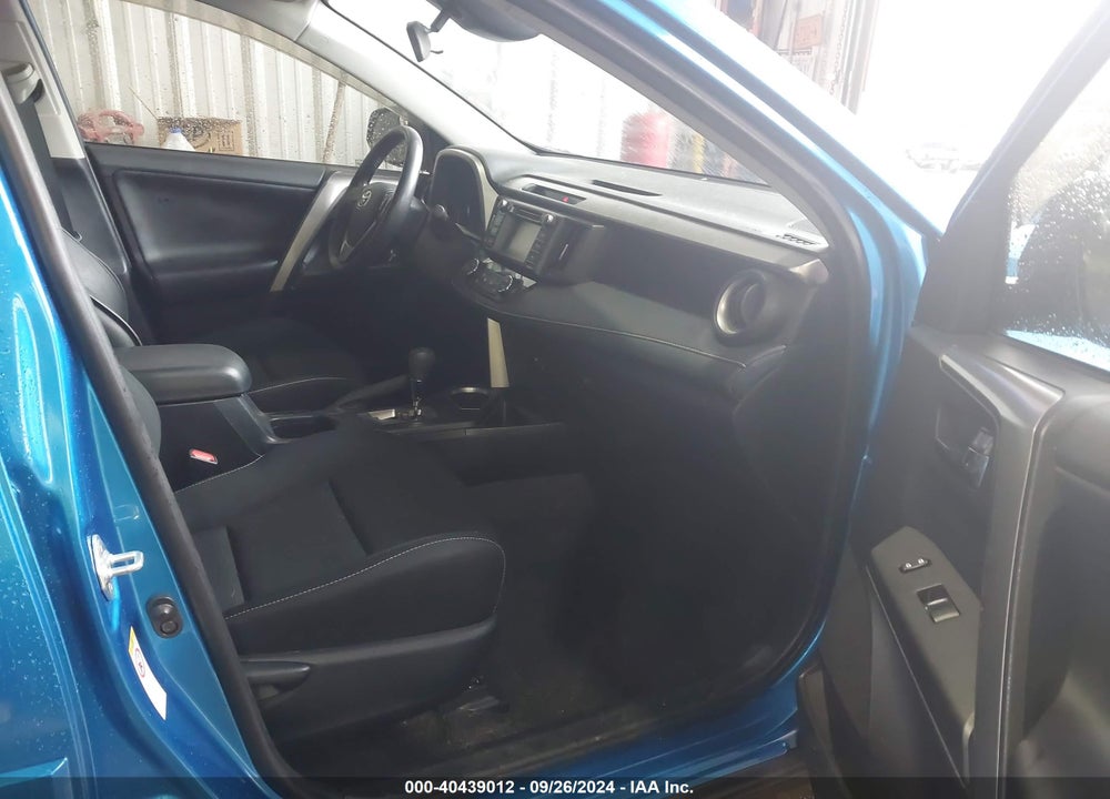 2018 TOYOTA RAV4 XLE VIN: JTMWFREV6JJ189430