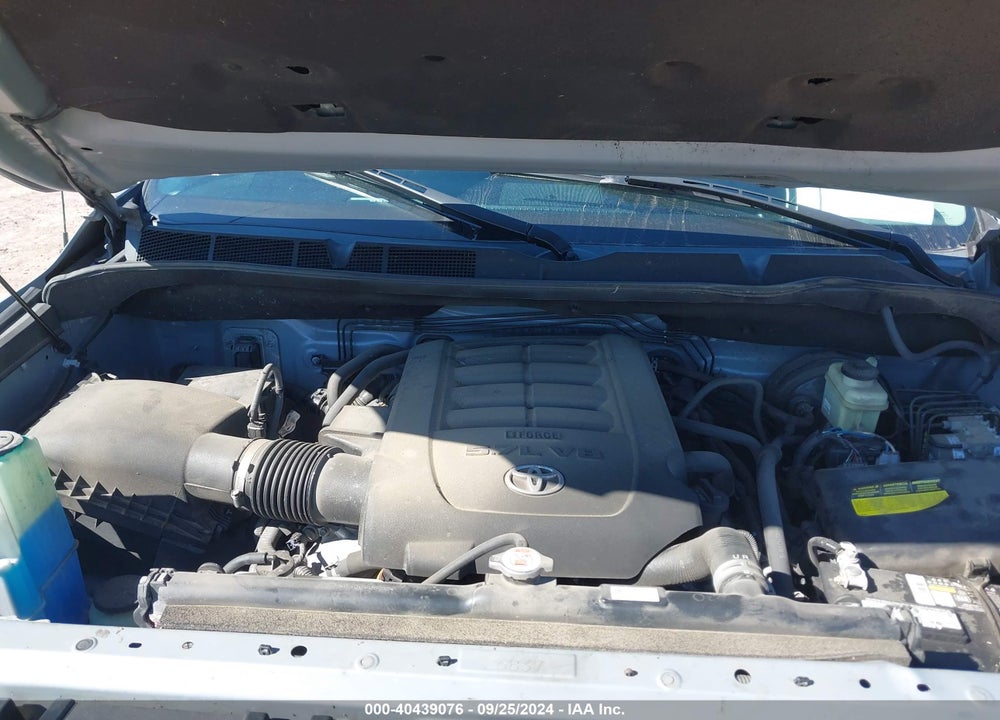 2018 TOYOTA TUNDRA SR5 5.7L V8 VIN: 5TFDW5F11JX712877