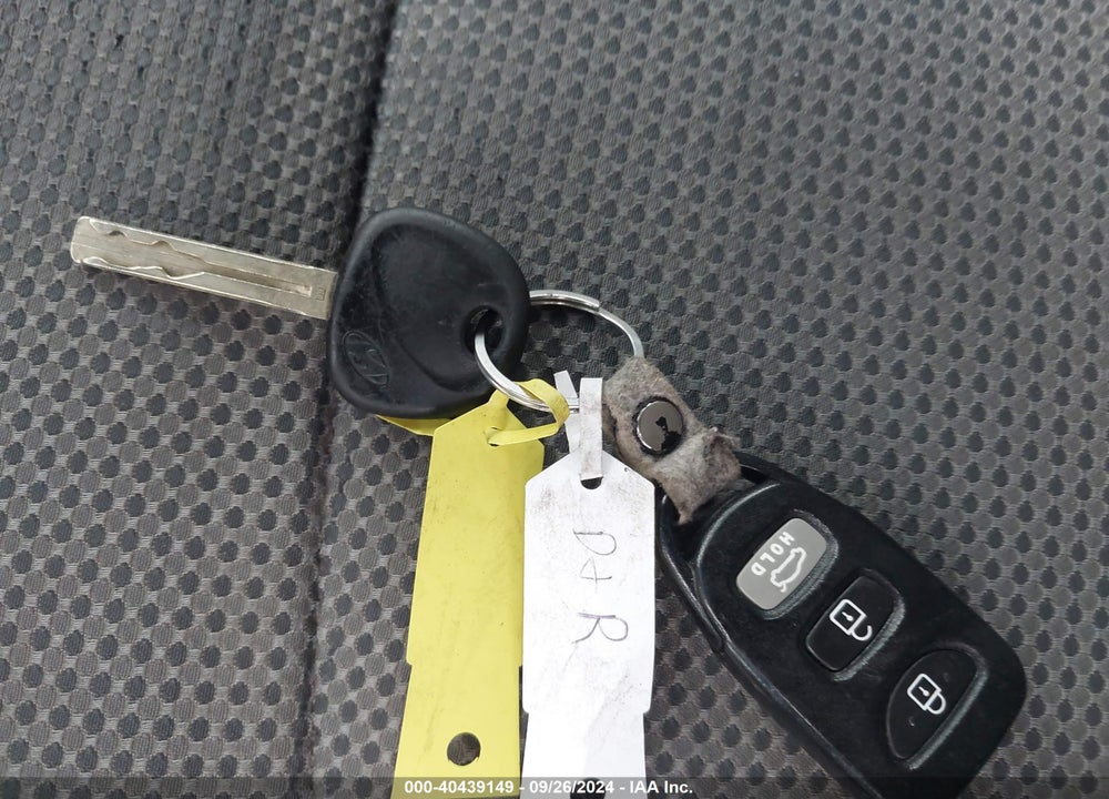 2013 HYUNDAI SONATA GLS VIN: 5NPEB4AC9DH750537