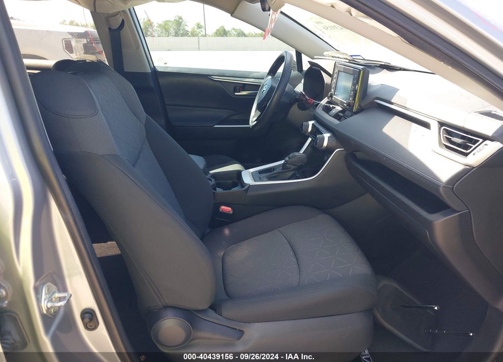2021 TOYOTA RAV4 XLE VIN: 2T3W1RFVXMW121196
