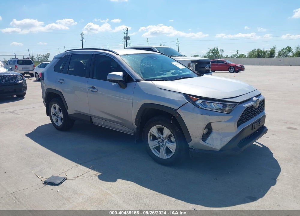 2021 TOYOTA RAV4 XLE VIN: 2T3W1RFVXMW121196