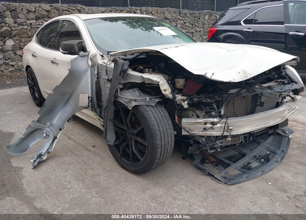 2016 INFINITI Q70 3.7 VIN: JN1BY1AP0GM220747