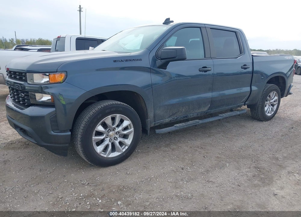 2021 CHEVROLET SILVERADO 1500 4WD SHORT BED CUSTOM VIN: 3GCPYBEK0MG169529
