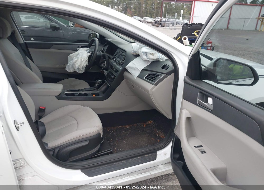 2017 HYUNDAI SONATA VIN: 5NPE24AFXHH492027