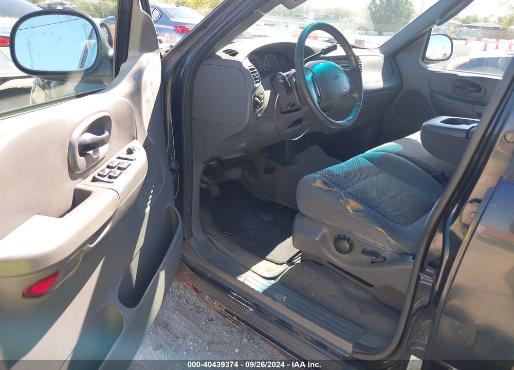 2002 FORD F-150 LARIAT/XLT VIN: 1FTRW07652KD74529