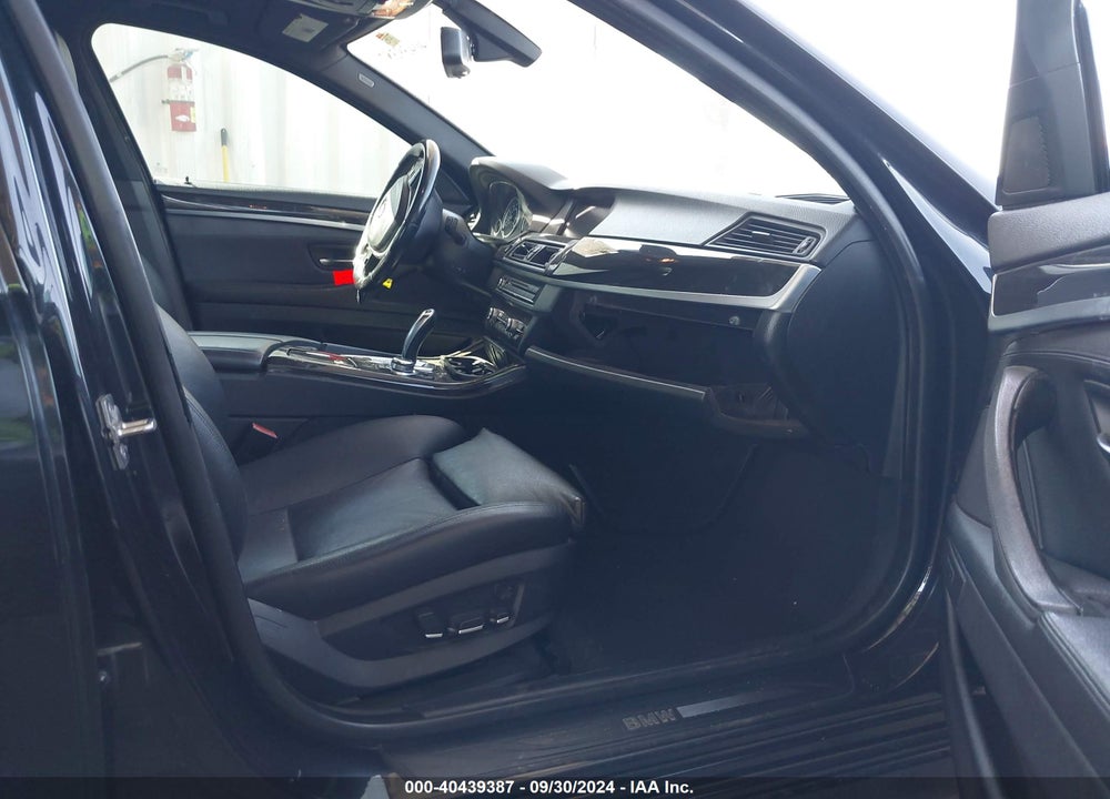 2012 BMW 528I VIN: WBAXG5C55CDW85704
