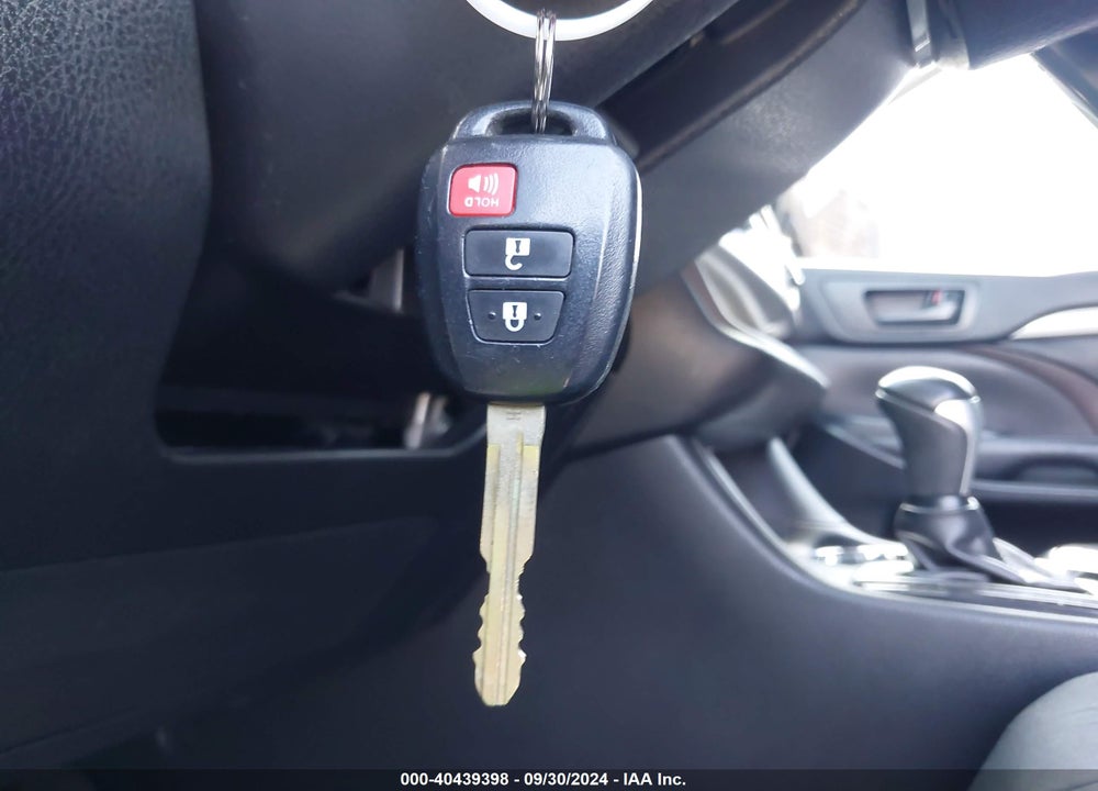 2019 TOYOTA HIGHLANDER LE PLUS VIN: 5TDZZRFH2KS360689